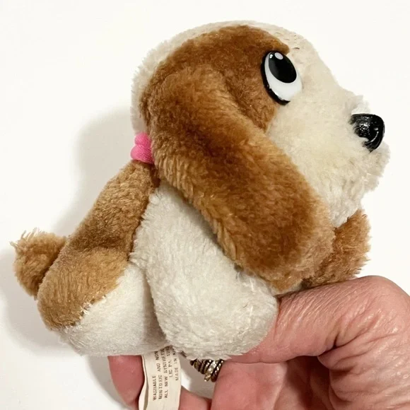 Vintage 1980’s Hound Dog Brown & white Hush Puppies Dog Stuffed Plush. Size 4" - Picture 5 of 10